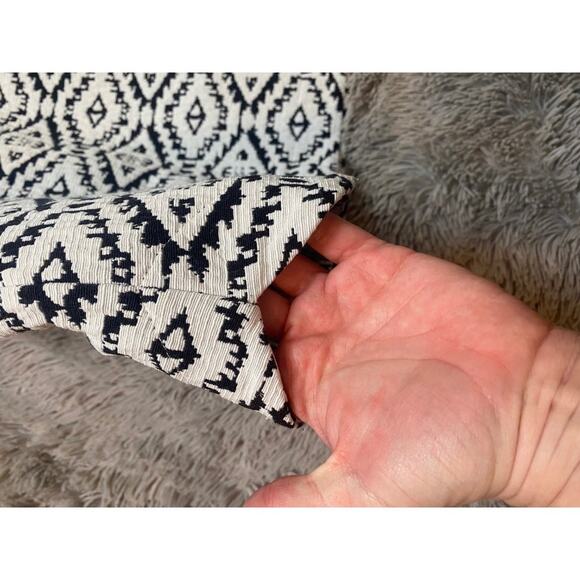 Topshop Cream and Black Geometric Moroccan Woven Mini Skirt, Size 6 - Picture 2 of 4